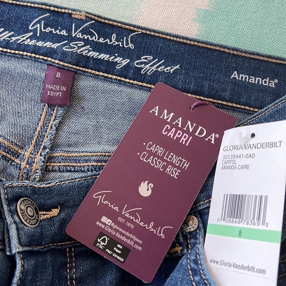 Gloria Vanderbilt Amanda Capri Jeans All Around Slimming Classic Rise Denim NWT - Picture 8 of 15